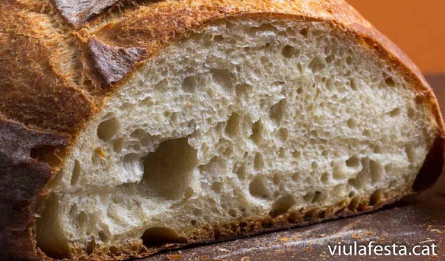 importància del blat i el pa en la nostra cultura i gastronomia.